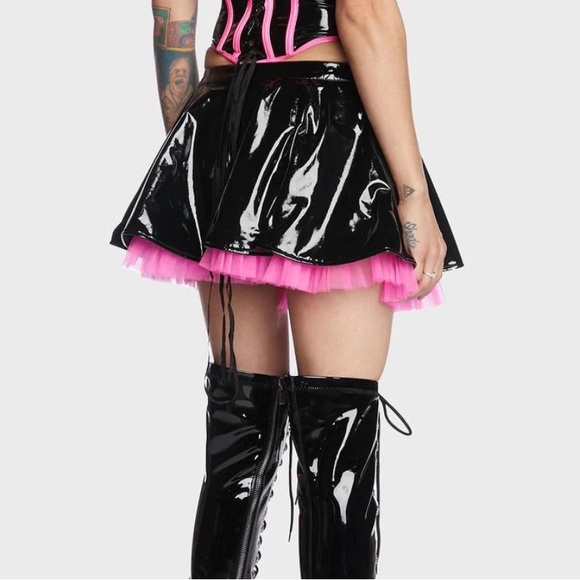 Widow
In Your Nightmares Mini Shiny PVC Goth Skirt Small - Picture 2 of 3
